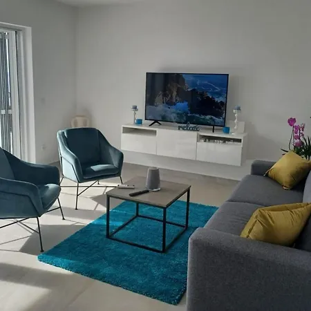 Seafront Villa Sentada Near Trogir, Private Pool, Bbq, Private Parking