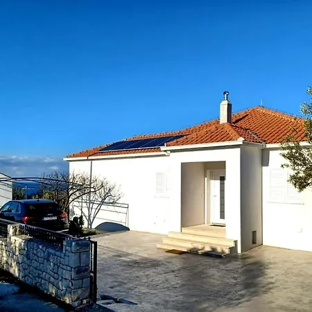 Seafront Villa Sentada Near Trogir, Private Pool, Bbq, Private Parking Villa